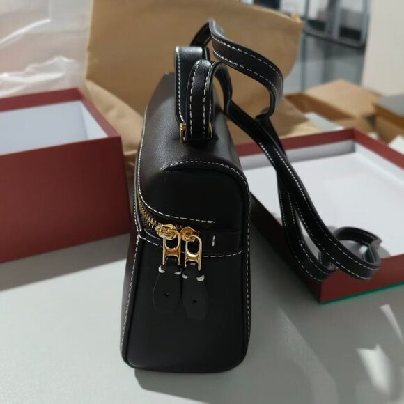 Loro piana Chic Black Satchel with Gold Accents - Picture 4 of 5